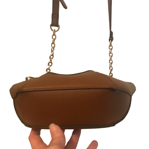🆕🔥BCBG SUPER CUTE CHESTNUT BROWN LEATHER BUCKET&GOLD:HARDWARE CROSSBODY/PURSE - Picture 10 of 16
